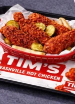 Custom printed tray liner with fried chicken in a basket – custom printed packaging by Texas Food Pack